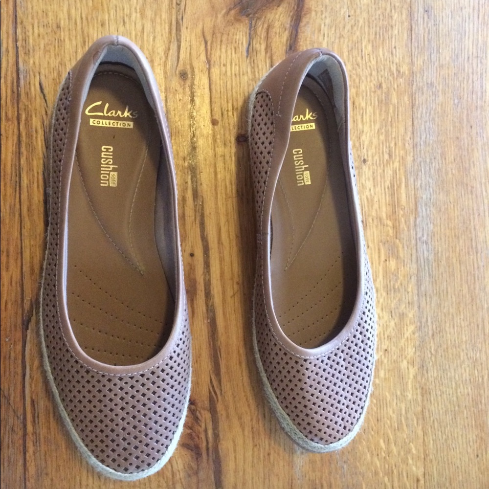 Shoes, Clarks, flats, size 8, tan, leather